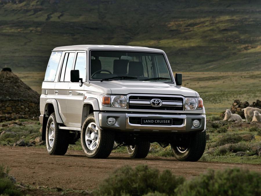  Toyota Land Cruiser 70 2007 года  (ZA) (фото 3 из 17)